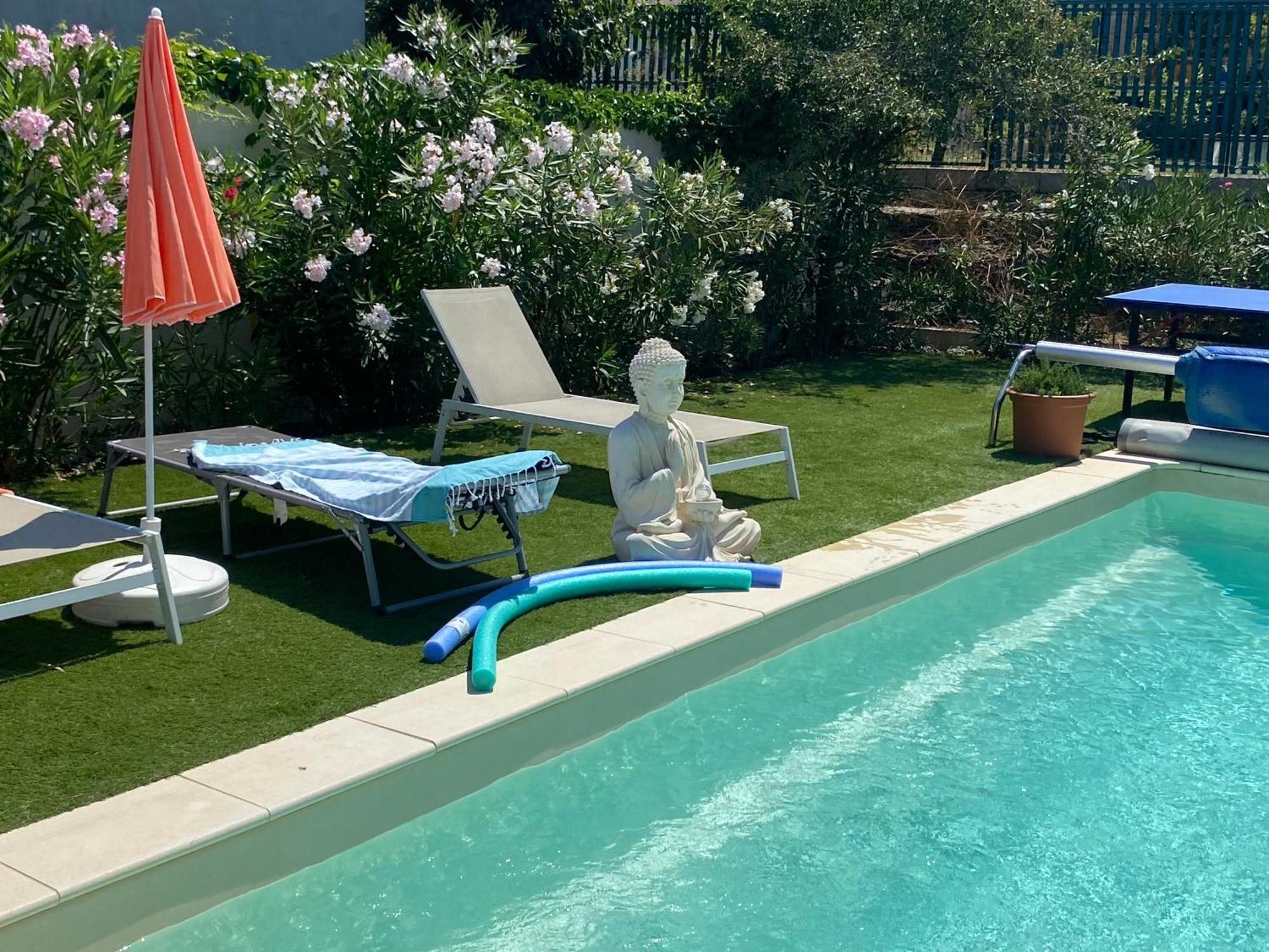 Gite Climatise Avec Piscine Sur Les Hauteurs De ボレーヌ エクステリア 写真